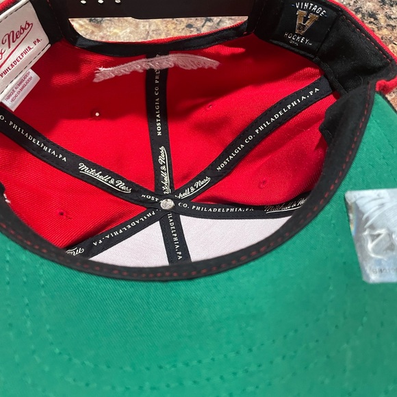 NHL Chicago Blackhawks Hat - Picture 8 of 8